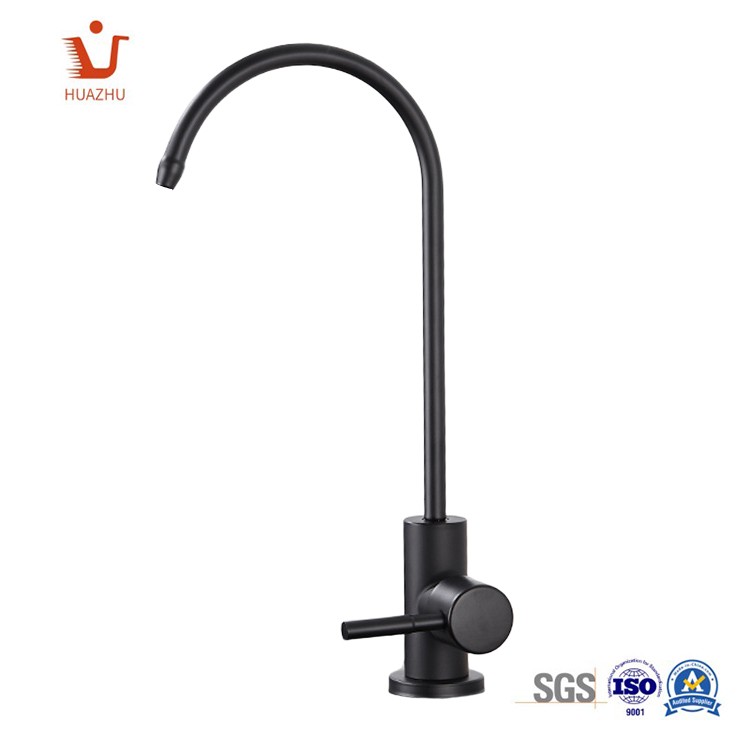 Vòi lọc nước màu đen mờ